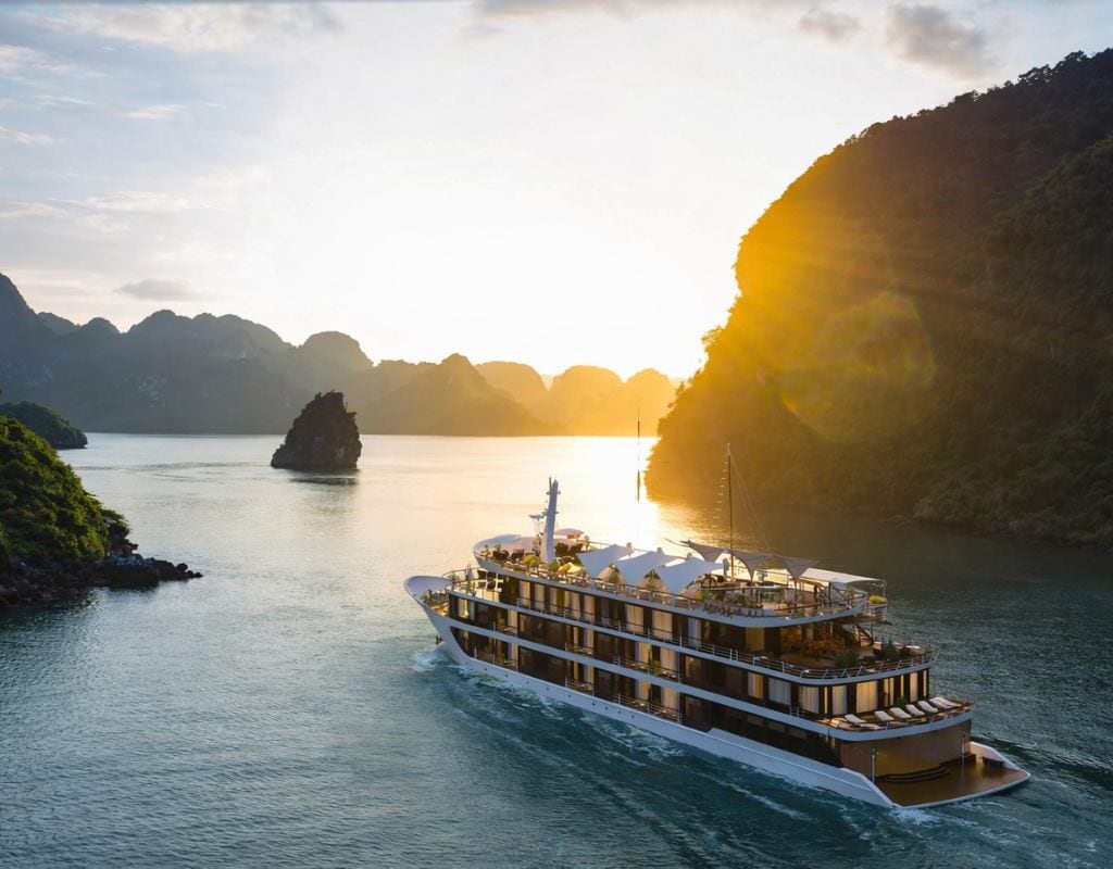 Vietnam Journey to Ha Long Bay & Luxury Cruise Experience